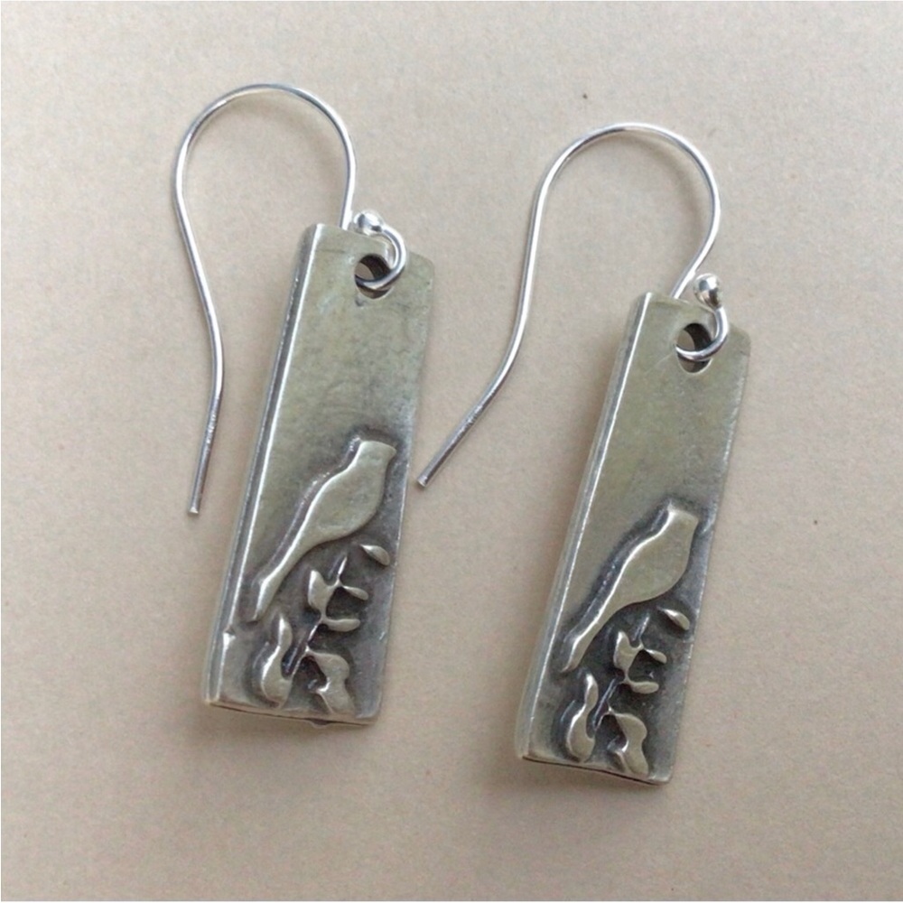 Sundance charm Earrings bird on branch